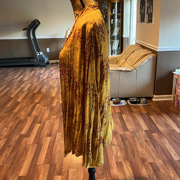 Size L Soft Surroundings yellow patterned open front blouse with beaded trim - Picture 3 of 4